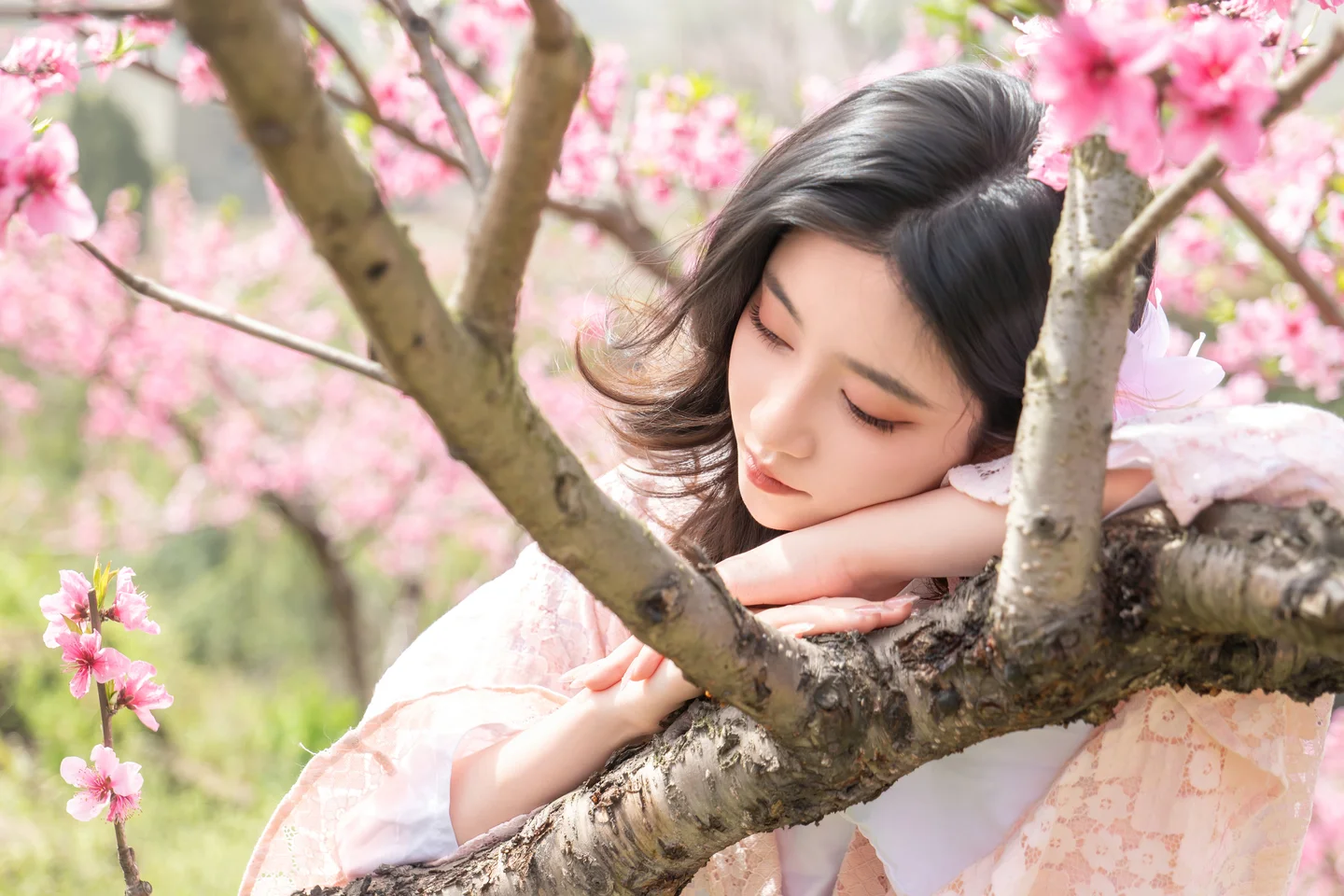 年年 - 漫花 [86P-595MB] tg@simisebaisi 【丝足阁】013.webp